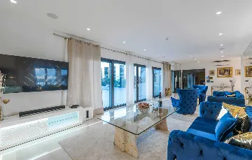 Kaštelir Villa for Up to 10 Guests with Private Pool