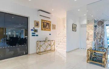 Kaštelir Villa for Up to 10 Guests with Private Pool