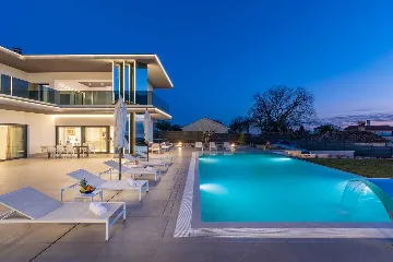 Kaštelir Villa for Up to 10 Guests with Private Pool