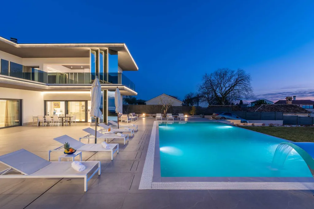 Kaštelir Villa for Up to 10 Guests with Private Pool