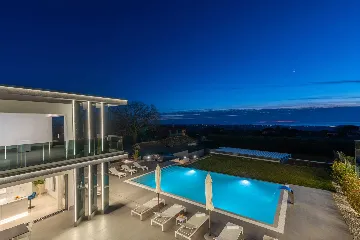 Kaštelir Villa for Up to 10 Guests with Private Pool