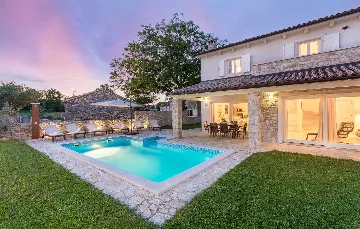 3-Bedroom Villa with Private Pool in Barban