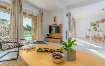 3-Bedroom Villa with Private Pool in Barban