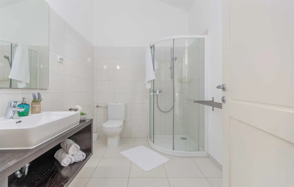 3-Bedroom Villa with Private Pool in Barban