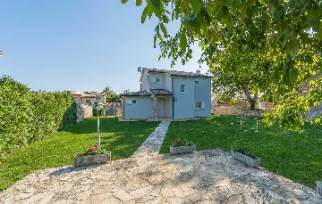 3-Bedroom Villa with Private Pool in Barban