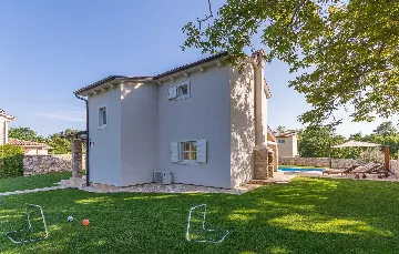 3-Bedroom Villa with Private Pool in Barban