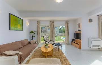 3-Bedroom Villa with Private Pool in Barban