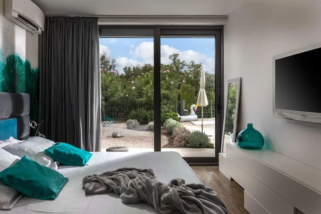 4-Bedroom Villa in Malinska for 8 Guests
