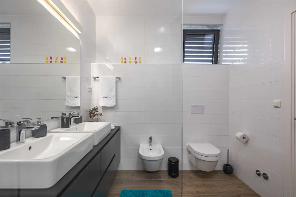 4-Bedroom Villa in Malinska for 8 Guests
