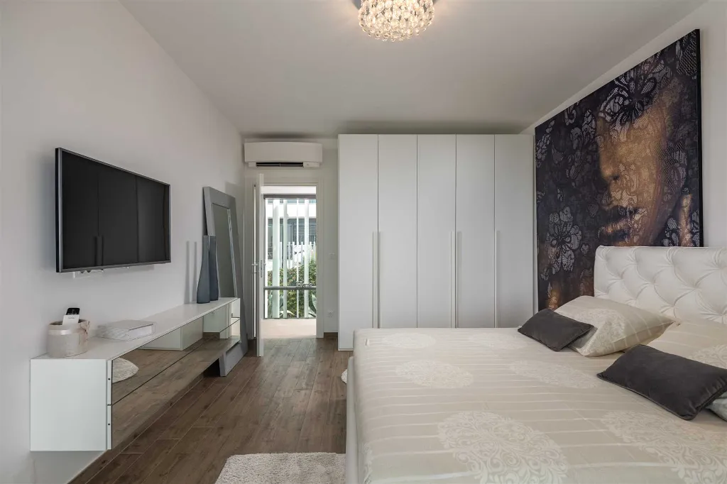 4-Bedroom Villa in Malinska for 8 Guests