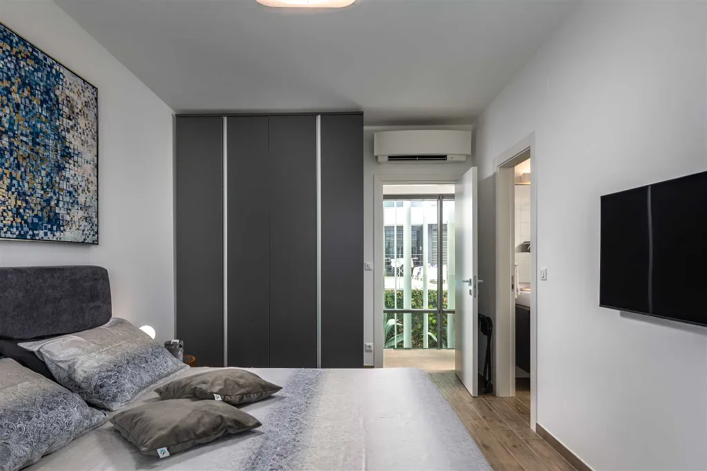 4-Bedroom Villa in Malinska for 8 Guests