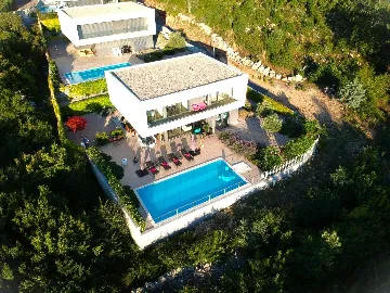 4-Bedroom Villa in Malinska for 8 Guests