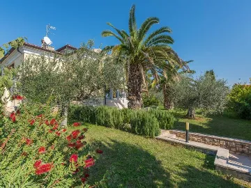 Poreč 5-Bedroom Villa with Pool and Garden