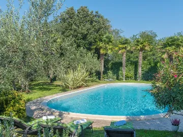 Poreč 5-Bedroom Villa with Pool and Garden