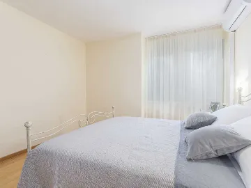 Poreč 5-Bedroom Villa with Pool and Garden