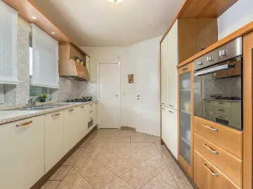 Poreč 5-Bedroom Villa with Pool and Garden