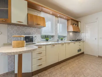 Poreč 5-Bedroom Villa with Pool and Garden