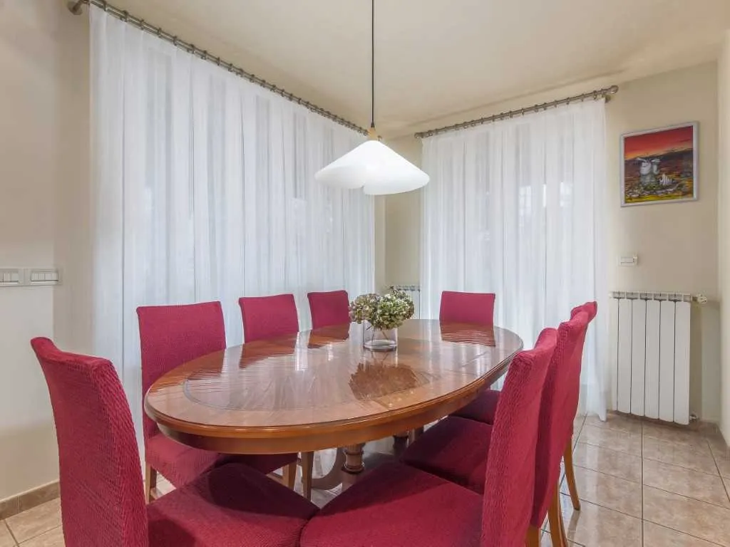 Poreč 5-Bedroom Villa with Pool and Garden