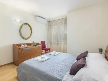 Poreč 5-Bedroom Villa with Pool and Garden