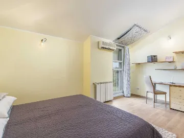 Poreč 5-Bedroom Villa with Pool and Garden