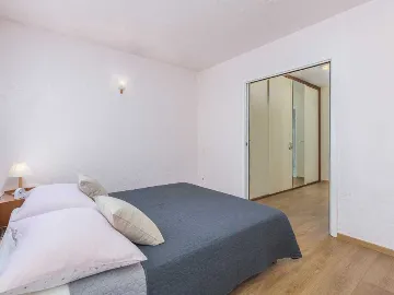 Poreč 5-Bedroom Villa with Pool and Garden