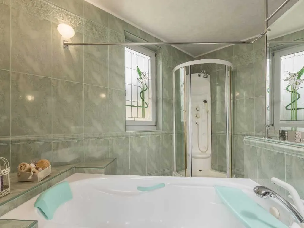 Poreč 5-Bedroom Villa with Pool and Garden