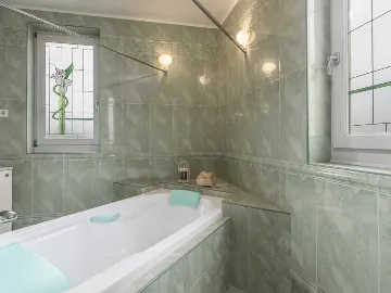 Poreč 5-Bedroom Villa with Pool and Garden