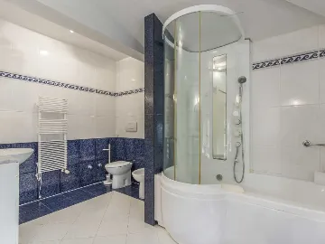 Poreč 5-Bedroom Villa with Pool and Garden