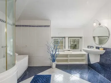 Poreč 5-Bedroom Villa with Pool and Garden