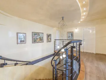 Poreč 5-Bedroom Villa with Pool and Garden