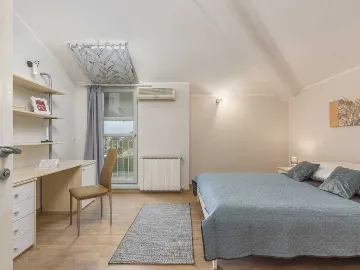 Poreč 5-Bedroom Villa with Pool and Garden