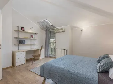 Poreč 5-Bedroom Villa with Pool and Garden