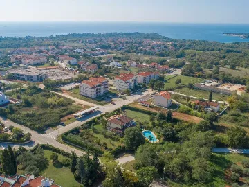 Poreč 5-Bedroom Villa with Pool and Garden