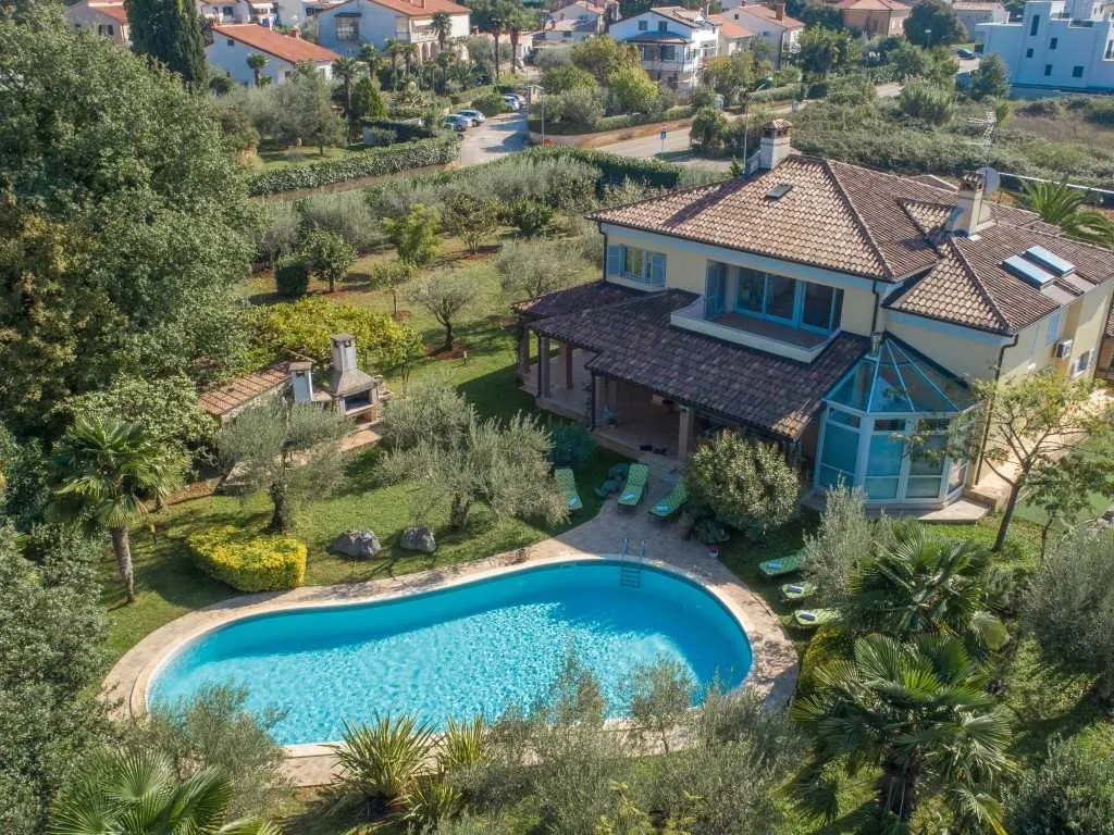 Poreč 5-Bedroom Villa with Pool and Garden