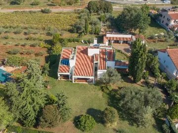 Poreč 5-Bedroom Villa with Pool and Garden