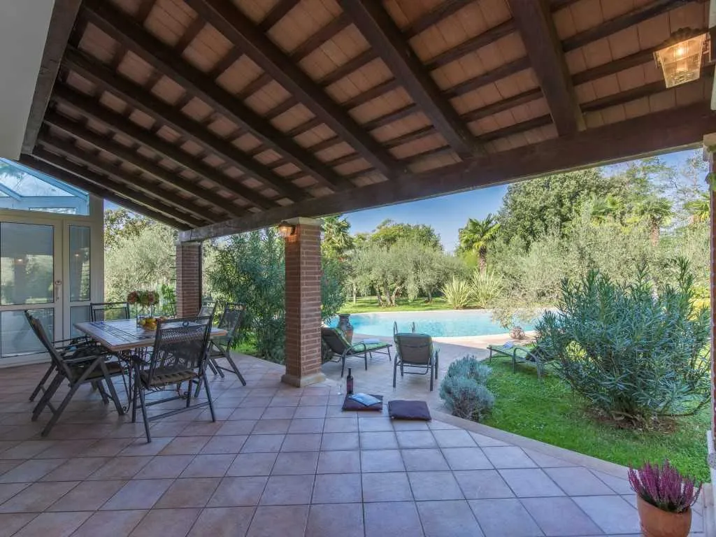 Poreč 5-Bedroom Villa with Pool and Garden