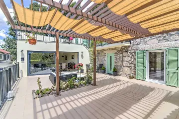 Villa with Pool in Grizane for up to 8 Guests