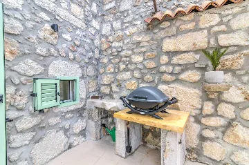 Villa with Pool in Grizane for up to 8 Guests