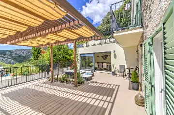 Villa with Pool in Grizane for up to 8 Guests