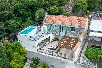 Villa with Pool in Grizane for up to 8 Guests