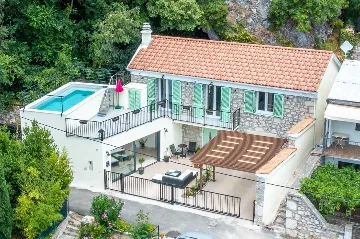 Villa with Pool in Grizane for up to 8 Guests