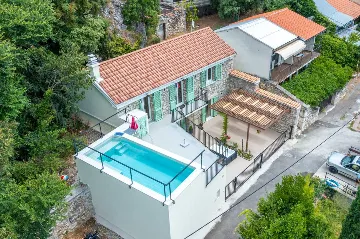 Villa with Pool in Grizane for up to 8 Guests