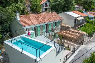 Villa with Pool in Grizane for up to 8 Guests