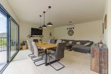 Villa with Pool in Grizane for up to 8 Guests