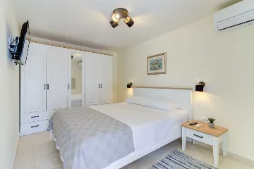 Villa with Pool in Grizane for up to 8 Guests