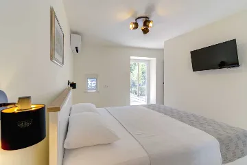 Villa with Pool in Grizane for up to 8 Guests