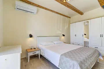 Villa with Pool in Grizane for up to 8 Guests