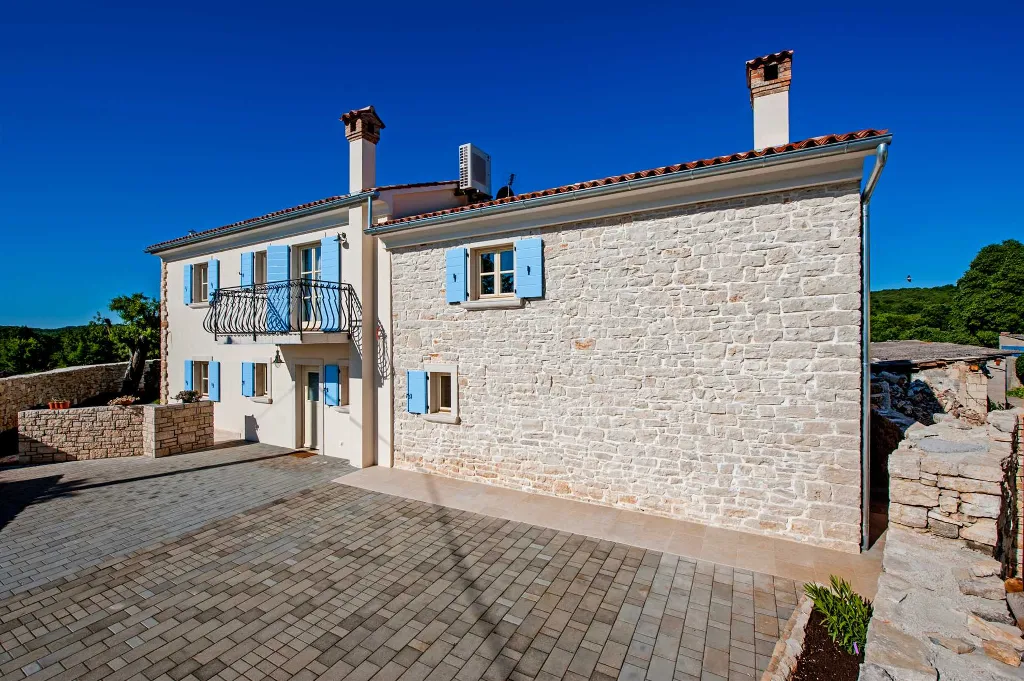 Rustic Stone Villa in Krmed for Up to 10 Guests