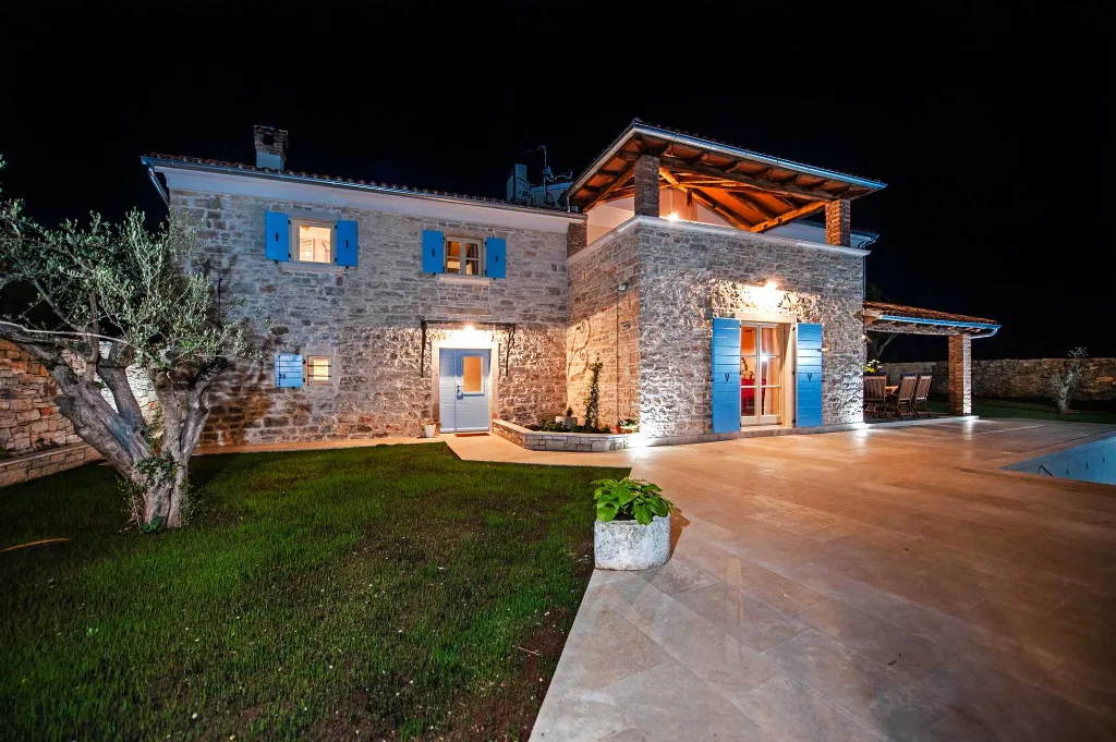 Rustic Stone Villa in Krmed for Up to 10 Guests