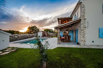 Rustic Stone Villa in Krmed for Up to 10 Guests